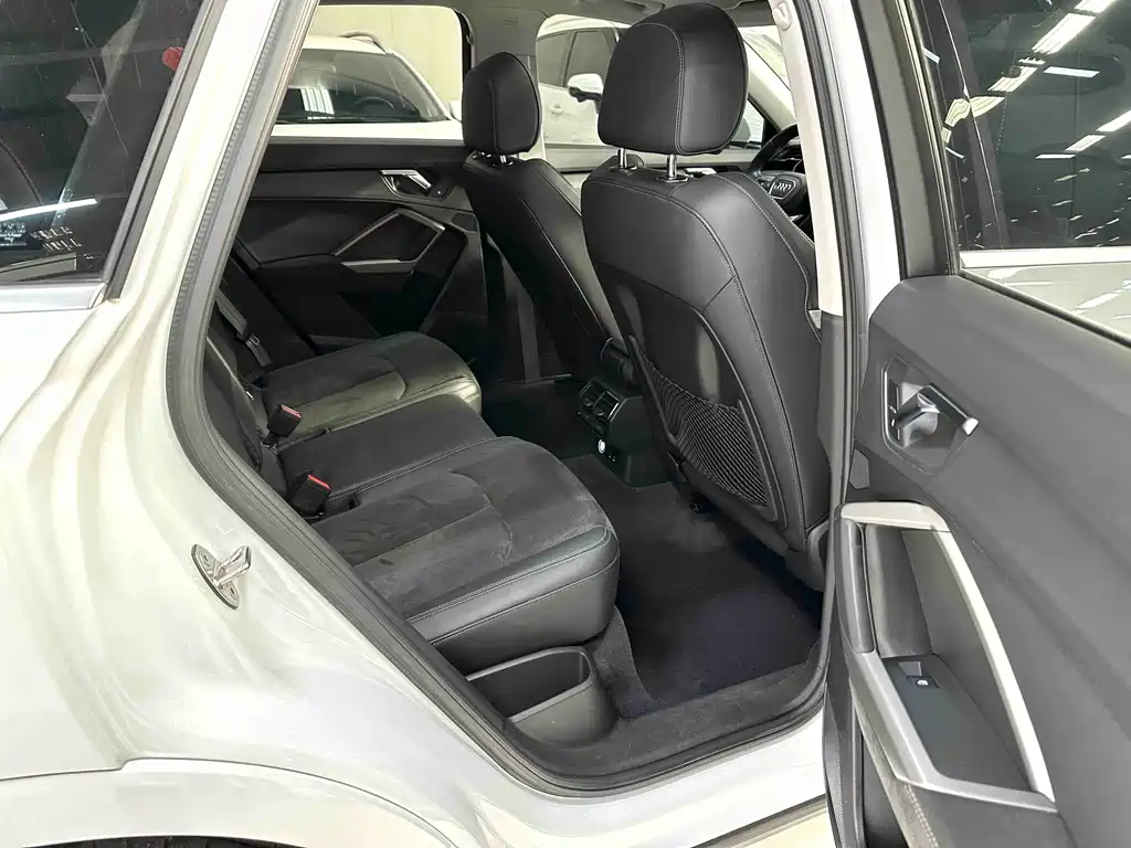 Audi Q3 2021 35 TFSI Fashionable and Dynamic купить на сайте DeffCars
