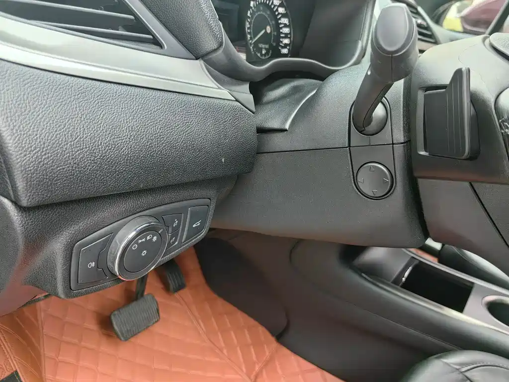 Lincoln MKC 2017 2.0T 2WD Exclusive Edition купить на сайте DeffCars