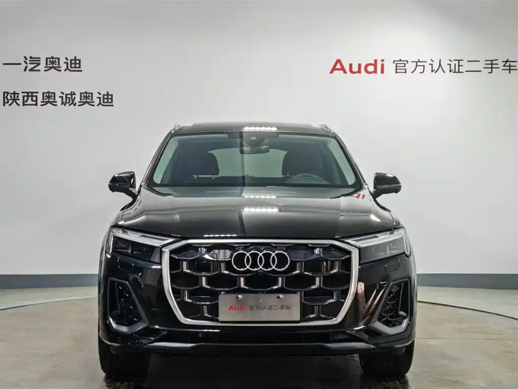 Audi Q7 2025 55 TFSI quattro S line sports купить на сайте DeffCars