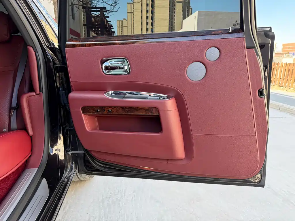 Ghost 2015 Series II Extended Edition купить на сайте DeffCars