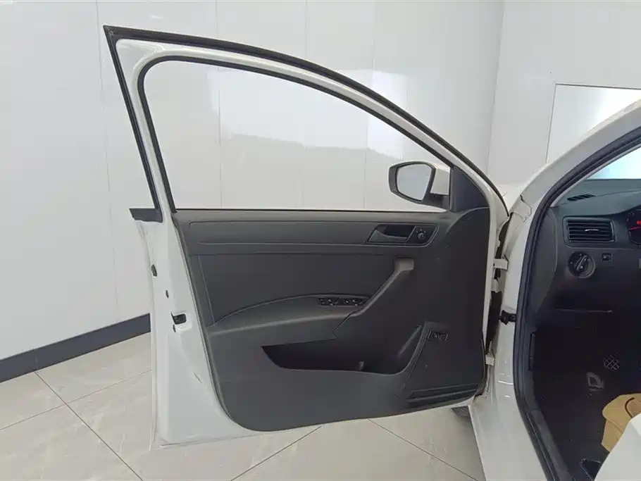 Santana 2021 1.5L Manual Fashion Edition купить на сайте DeffCars