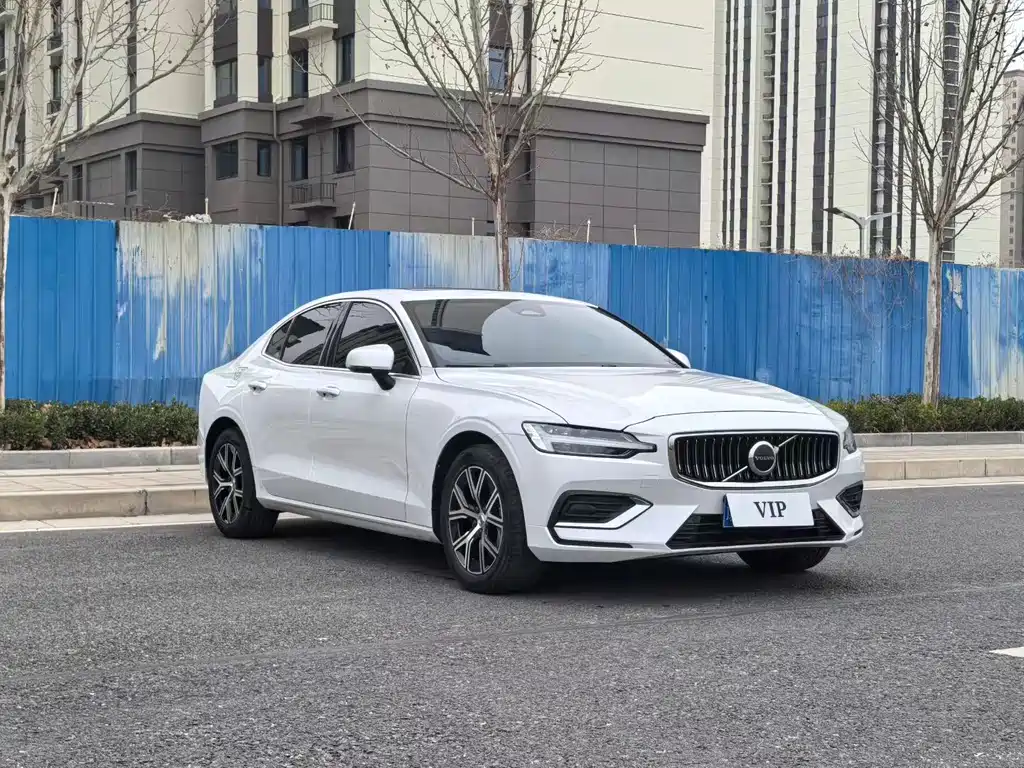Volvo S60 2025 B4 Zhiyi Luxury Edition купить на сайте DeffCars