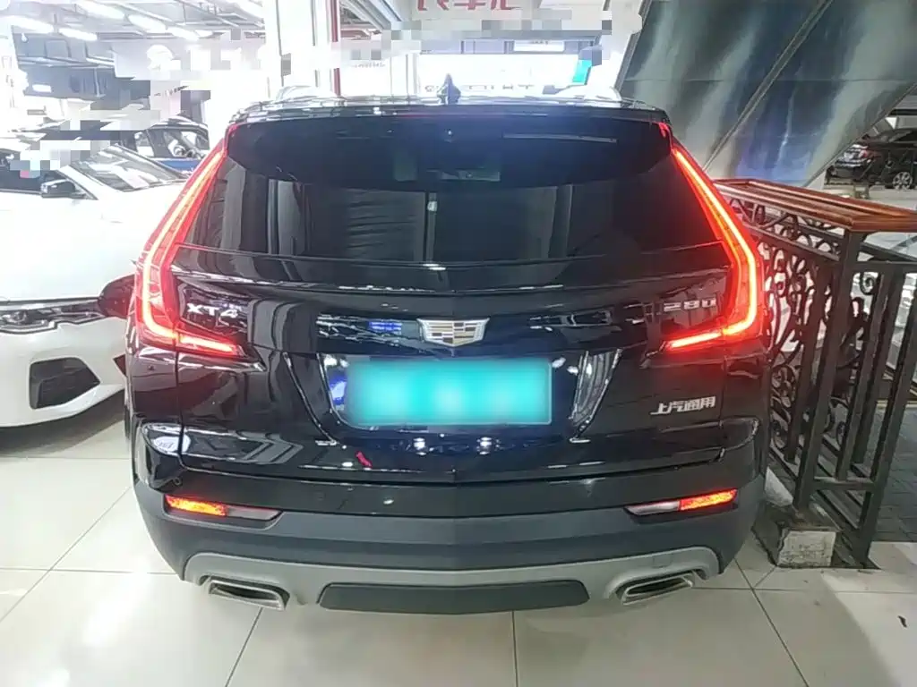 Cadillac XT4 2021 28T two-wheel drive leading model купить на сайте DeffCars