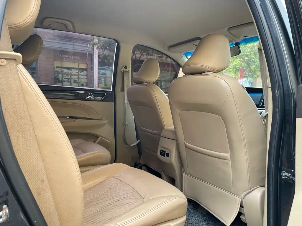 Baojun 730 2016 1.5L manual comfort type 7 seats National V купить на сайте DeffCars