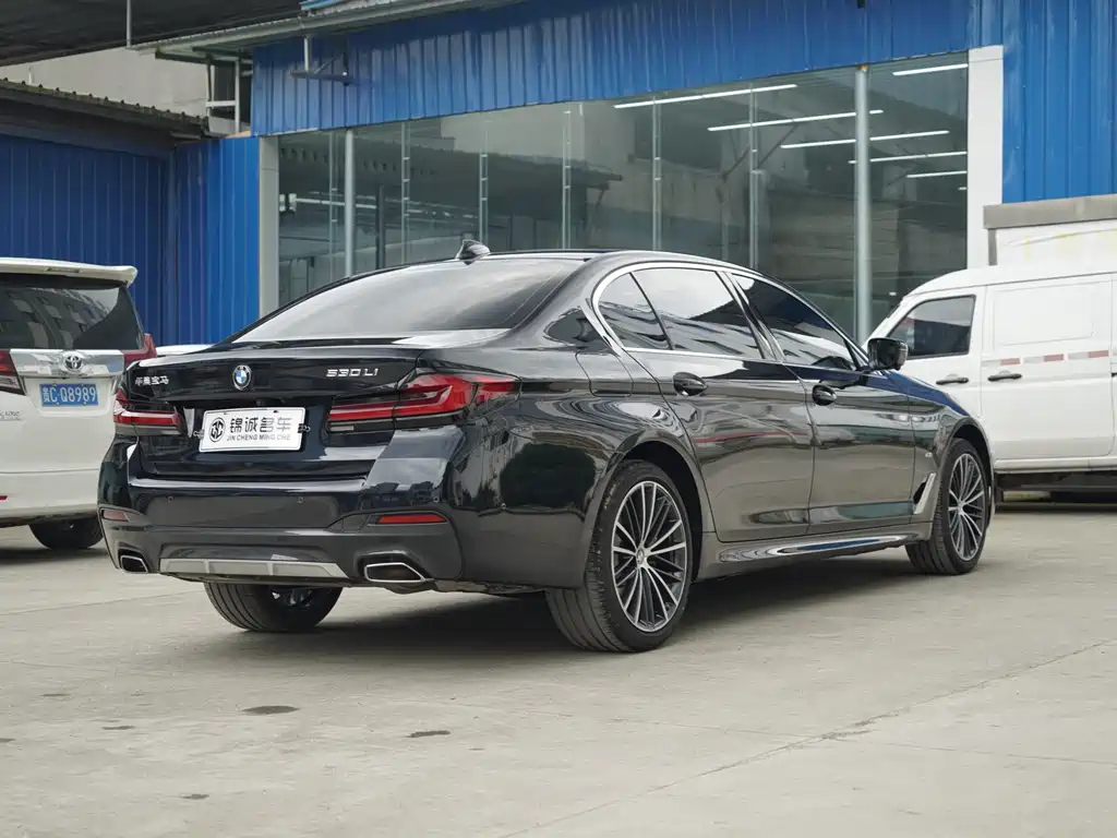BMW 5 Series 2023 facelift 530Li leading M sports package купить на сайте DeffCars
