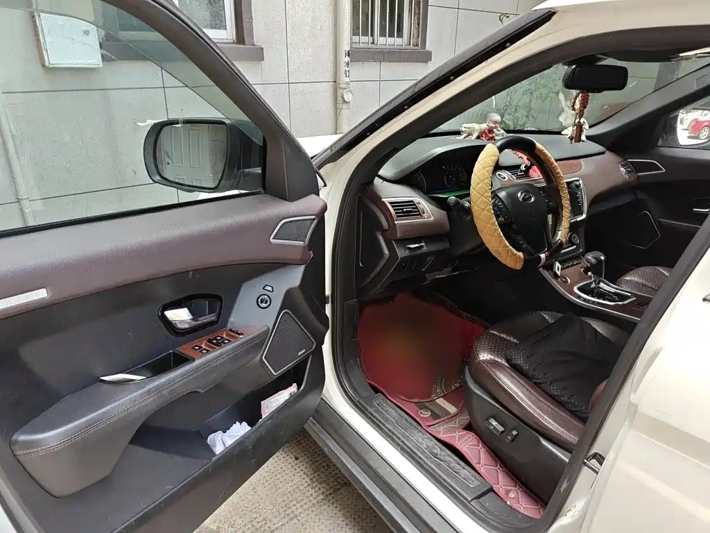 Landwind X7 2015 2.0T Panoramic Premium Edition купить на сайте DeffCars