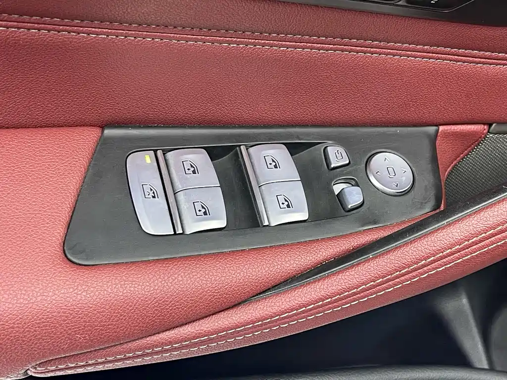 BMW 5 Series 2022 530Li Leading Luxury Package купить на сайте DeffCars