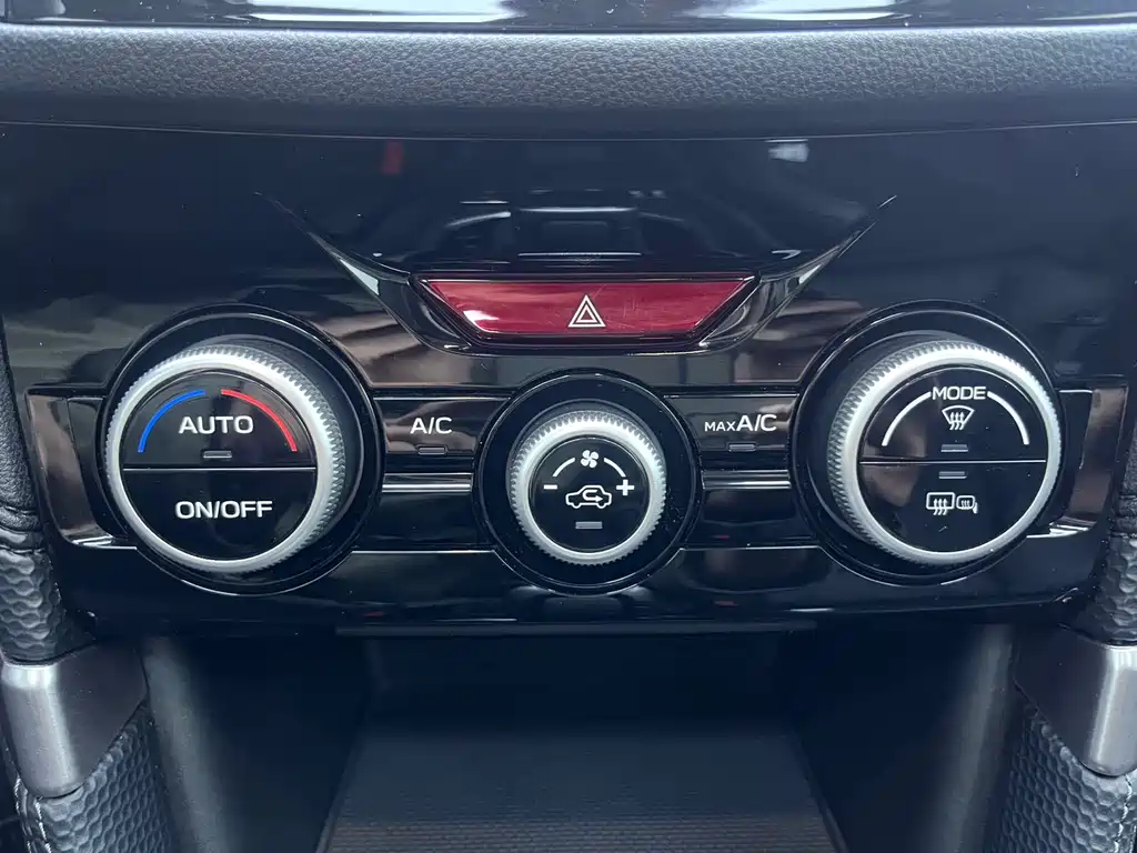 Forester 2022 2.0i AWD Deluxe Edition EyeSight купить на сайте DeffCars