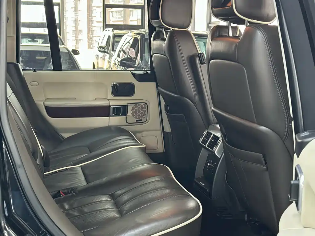 Range Rover 2011 5.0 SC V8 купить на сайте DeffCars