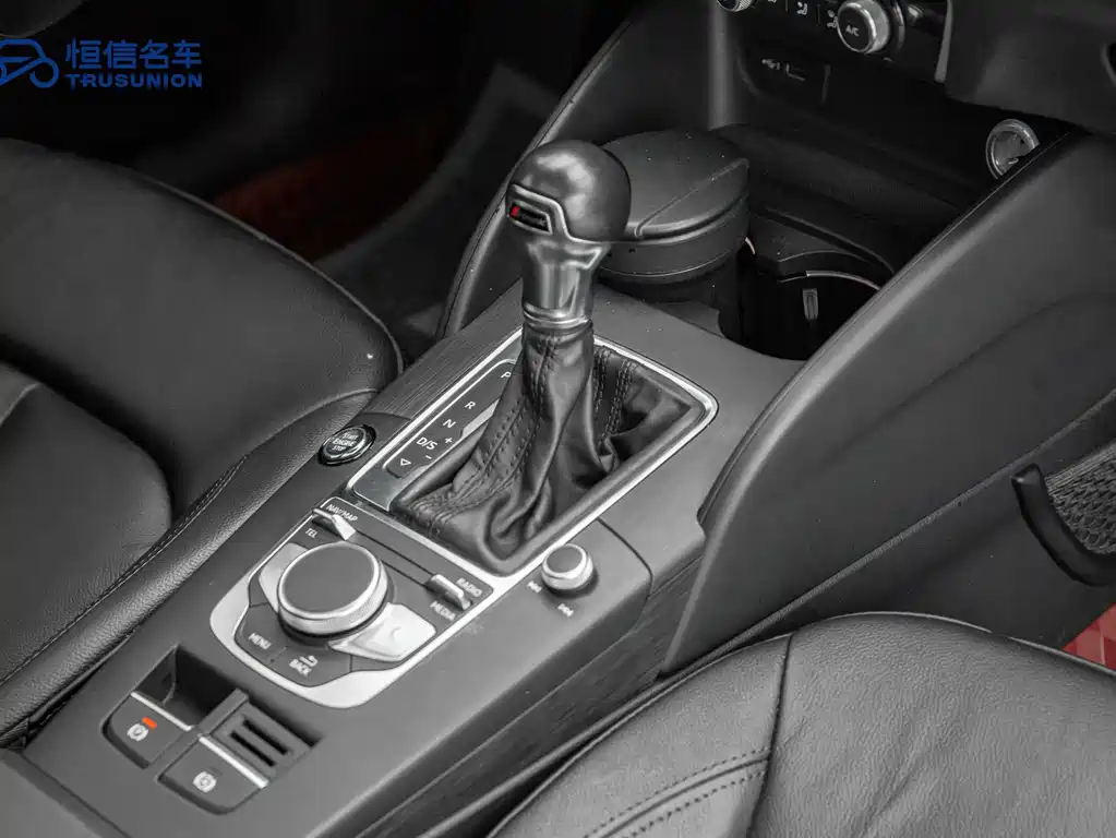 Audi A3 2018 30th Anniversary Model Limousine 35 TFSI Fashion Model купить на сайте DeffCars