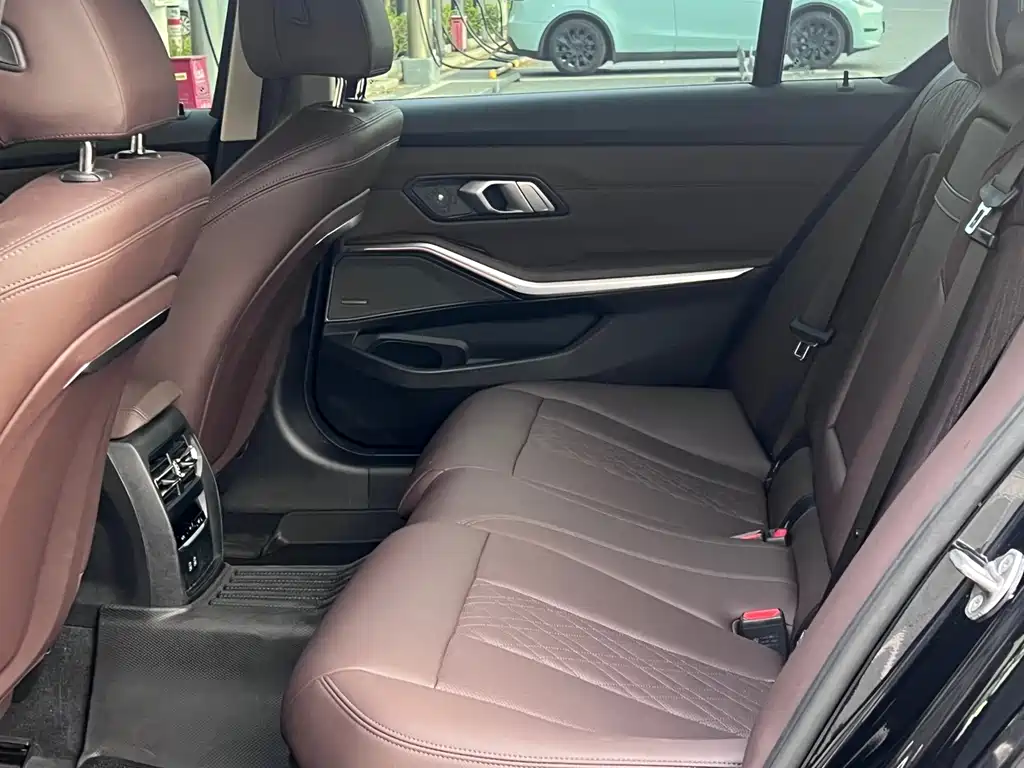 BMW i3 2023 eDrive 40L Night Sports Package купить на сайте DeffCars