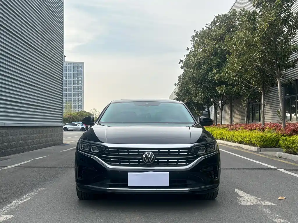 Passat 2024 380TSI Deluxe Edition купить на сайте DeffCars