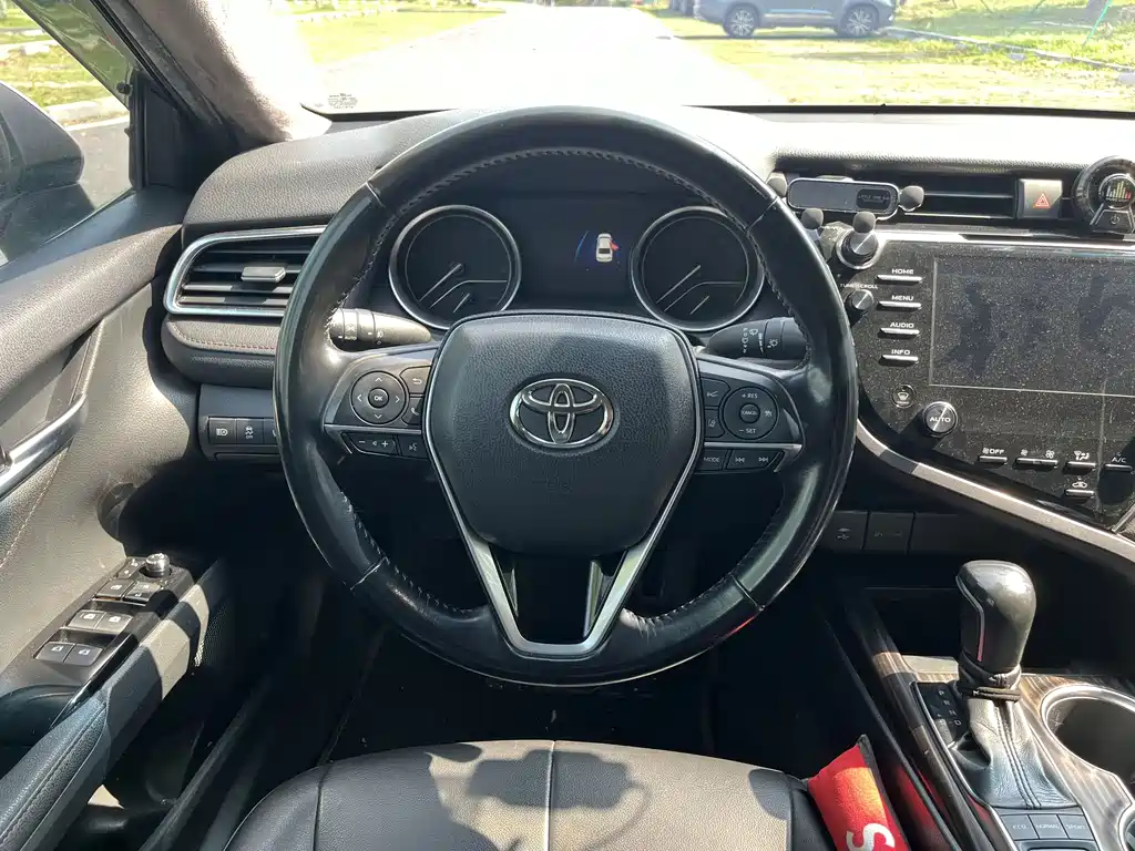Camry 2018 2.5G Deluxe Edition купить на сайте DeffCars