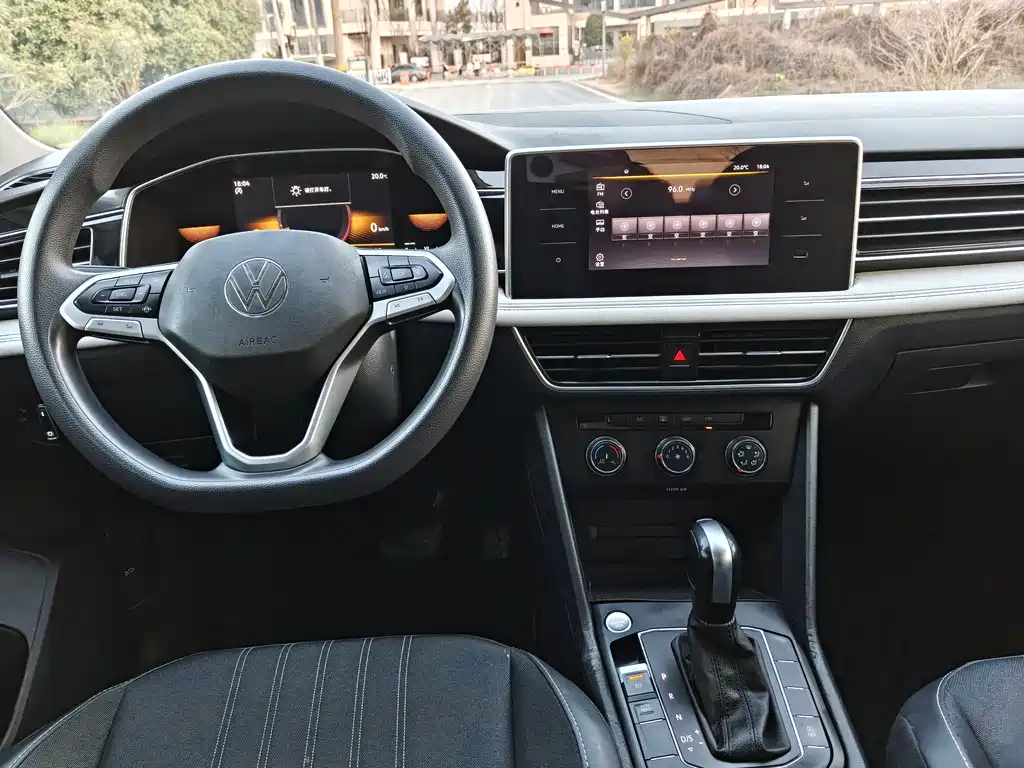 Tiguan L 2022 330TSI automatic two-wheel drive comfort version купить на сайте DeffCars