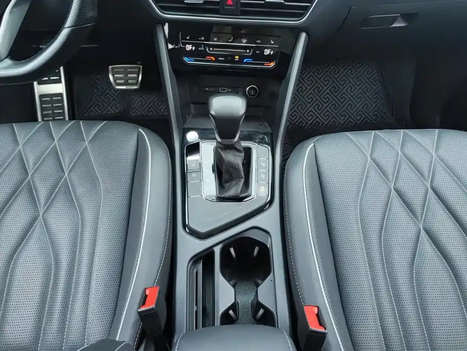 Tiguan L 2022 330TSI automatic two-wheel drive R-Line version купить на сайте DeffCars