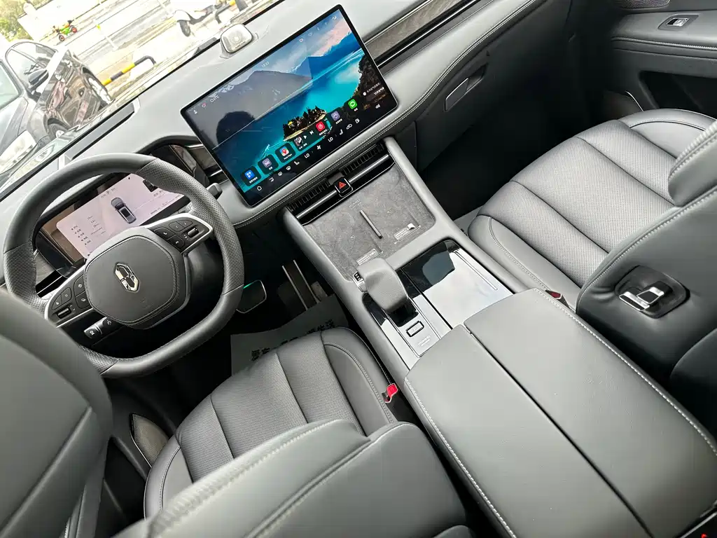 Wenjie M7 2024 1.5T rear drive Plus version 6 seats купить на сайте DeffCars