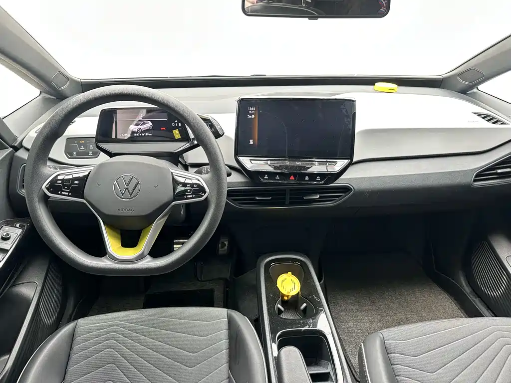 Volkswagen ID.3 2023 upgraded model pure smart version купить на сайте DeffCars