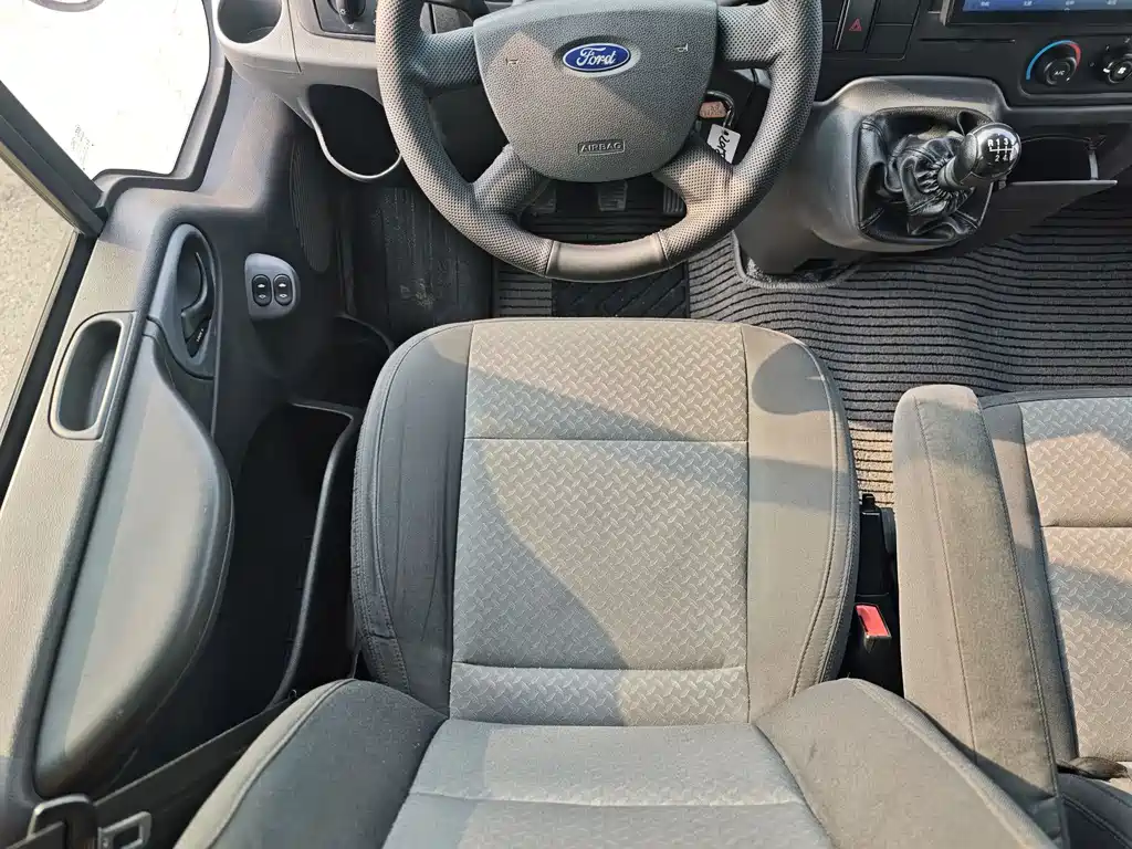 New generation Transit 2016 2.2T short-axle 6-seater mid-roof multi-purpose vehicle купить на сайте DeffCars