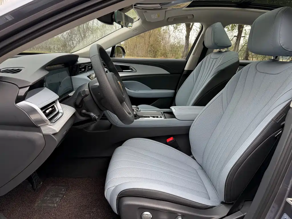 Hongqi H5 PHEV 2025 170 super hybrid version купить на сайте DeffCars