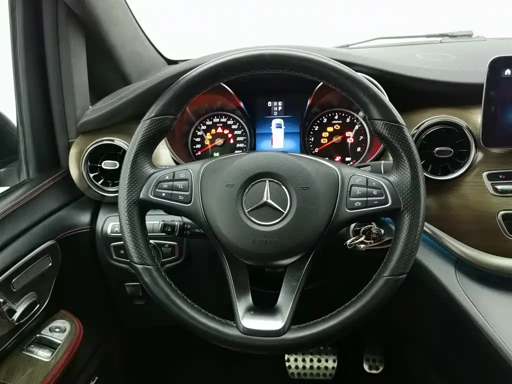 Mercedes-Benz V-Class 2022 V 260 L Long Wheelbase Luxury Edition купить на сайте DeffCars
