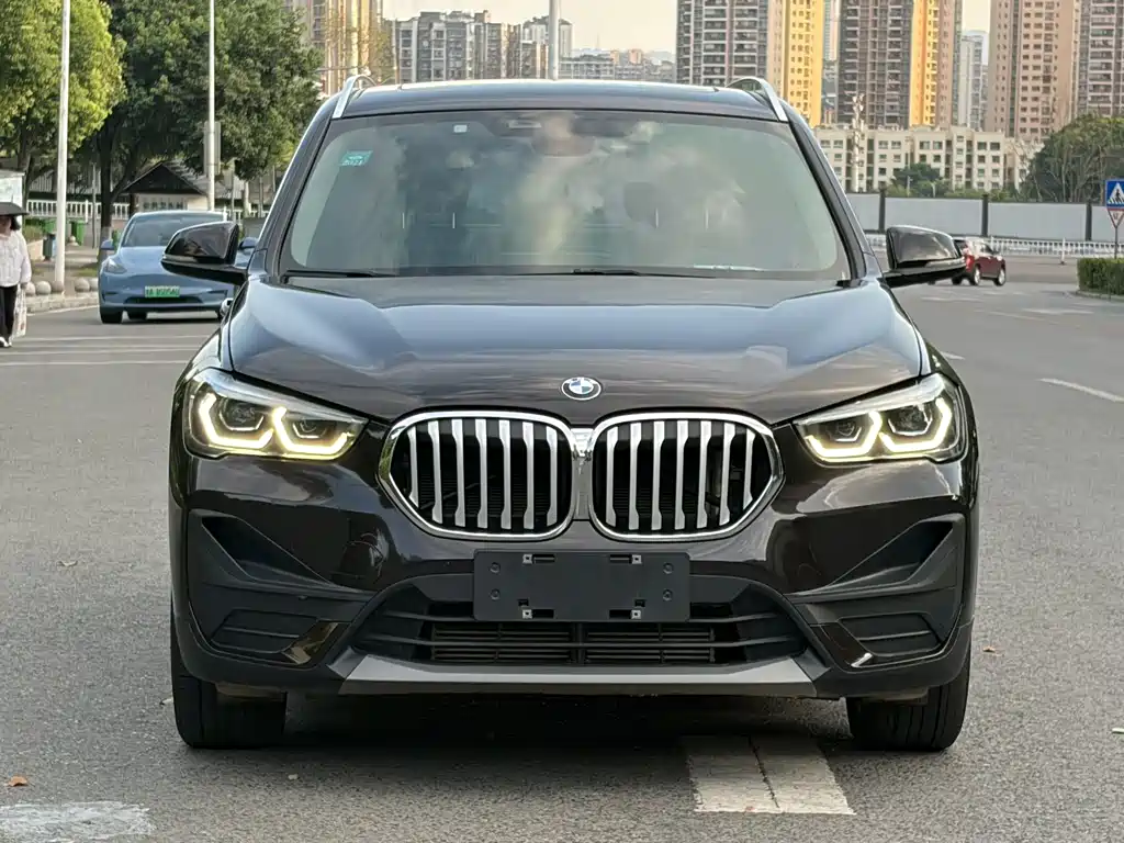 BMW X1 2020 sDrive25Li Leading Model купить на сайте DeffCars