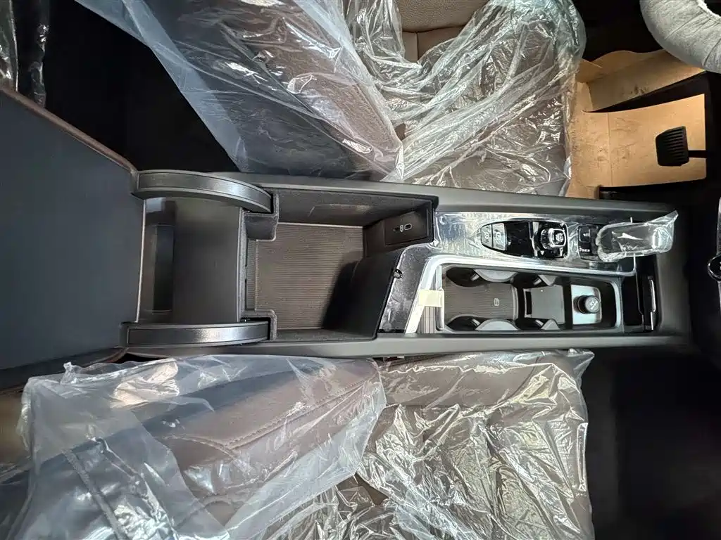 Volvo S60 2026 B4 Zhiyi Luxury Edition купить на сайте DeffCars