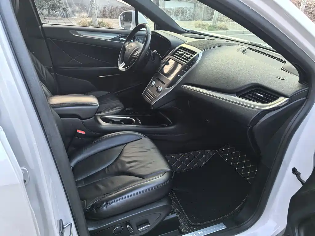 Lincoln MKC 2017 2.0T 2WD Exclusive Edition купить на сайте DeffCars