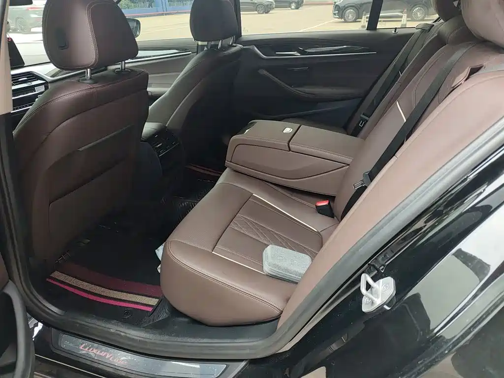 BMW 5 Series 2021 525Li Luxury Package купить на сайте DeffCars