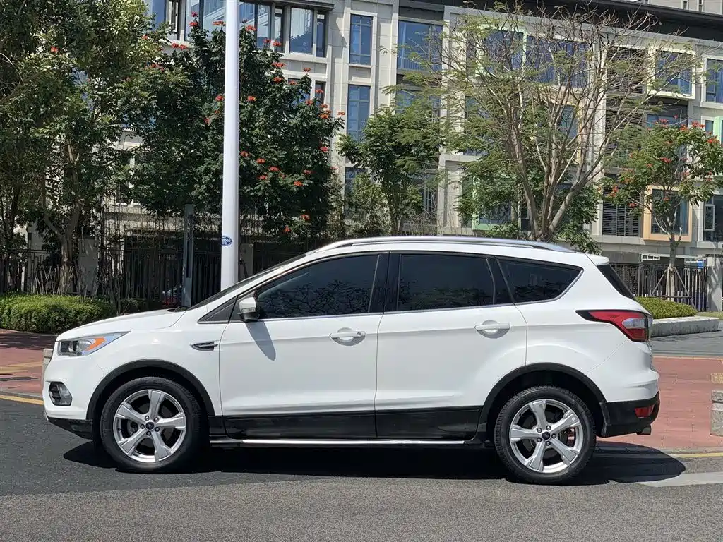 Escape 2018 EcoBoost 180 two-wheel drive platinum airfoil купить на сайте DeffCars