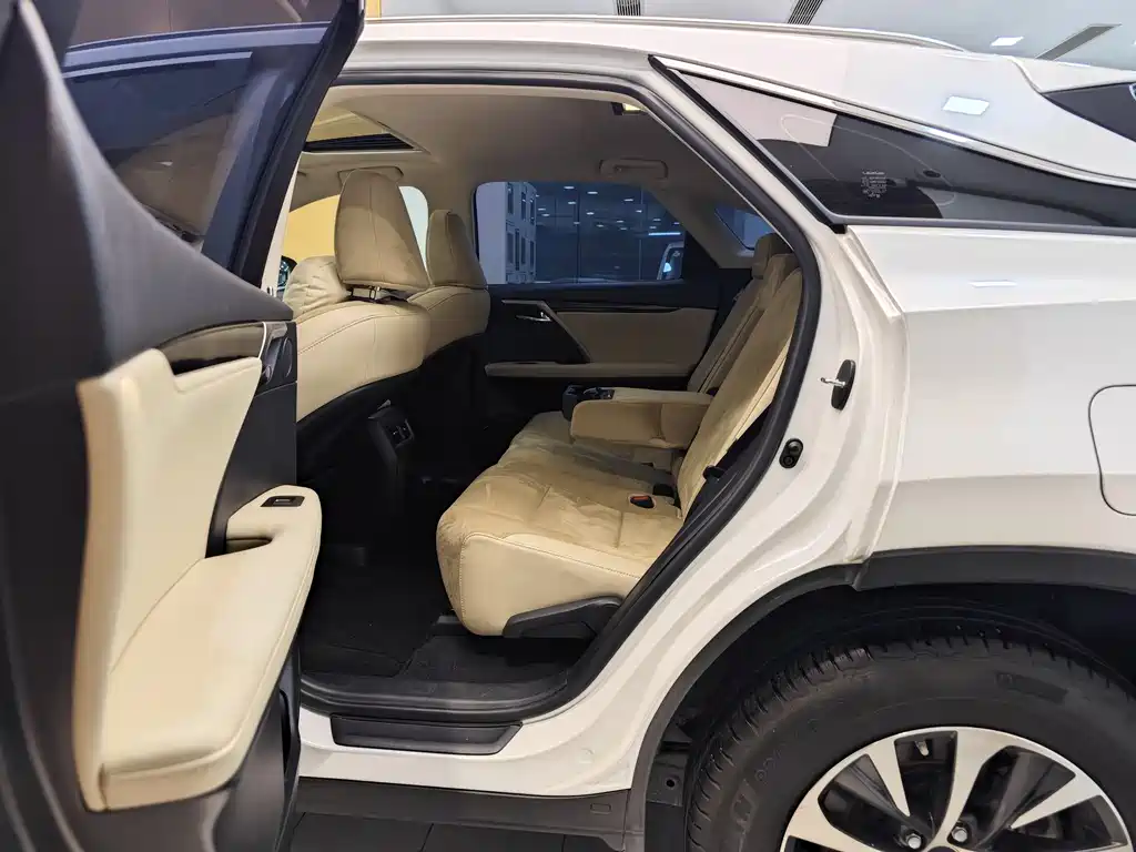 Lexus RX 2020 300 2WD Elite Edition National VI купить на сайте DeffCars