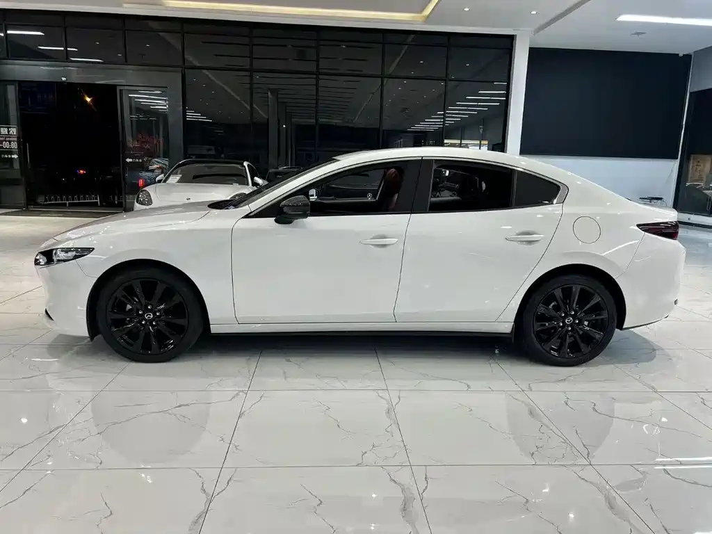 Mazda3 Angkesela 2022 2.0L Automatic Zhiya Obsidian Edition купить на сайте DeffCars