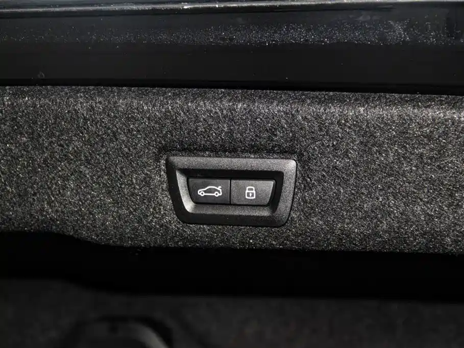 BMW 5 Series 2025 530Li Exclusive M Sports Package купить на сайте DeffCars