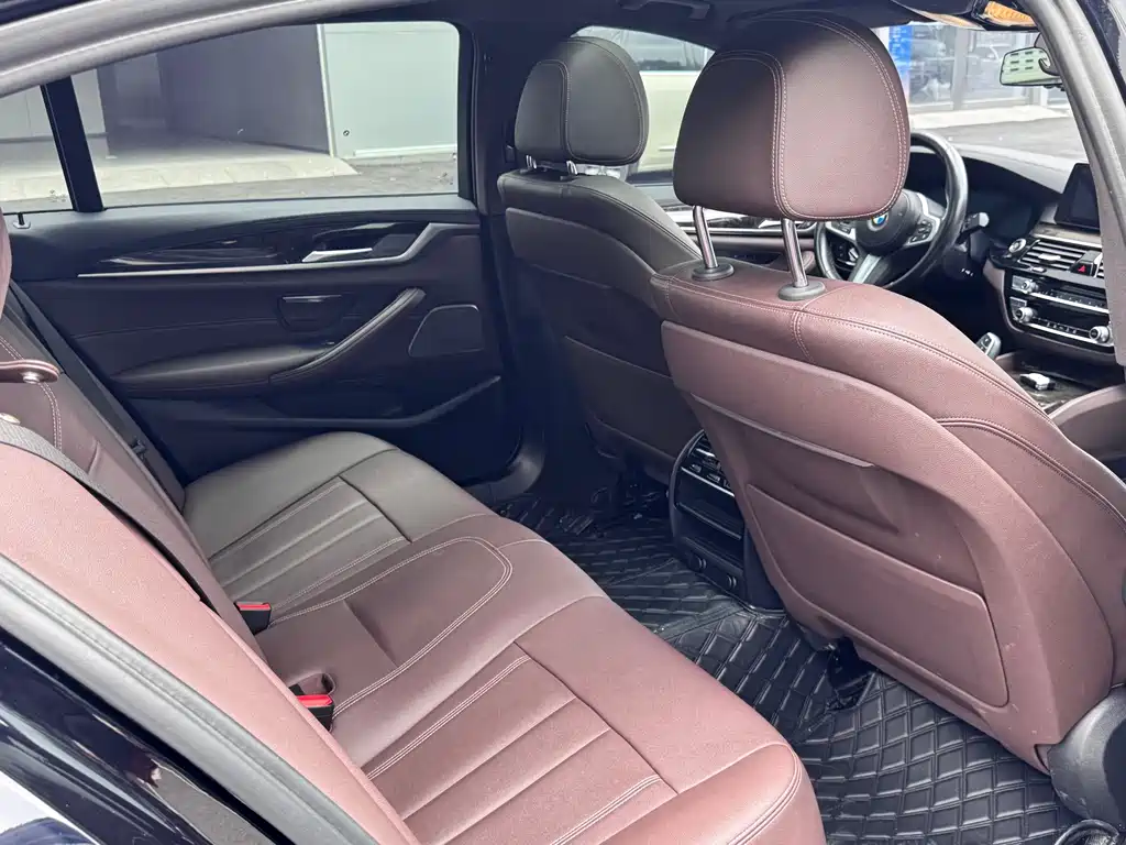 BMW 5 Series 2018 525Li Luxury Package купить на сайте DeffCars