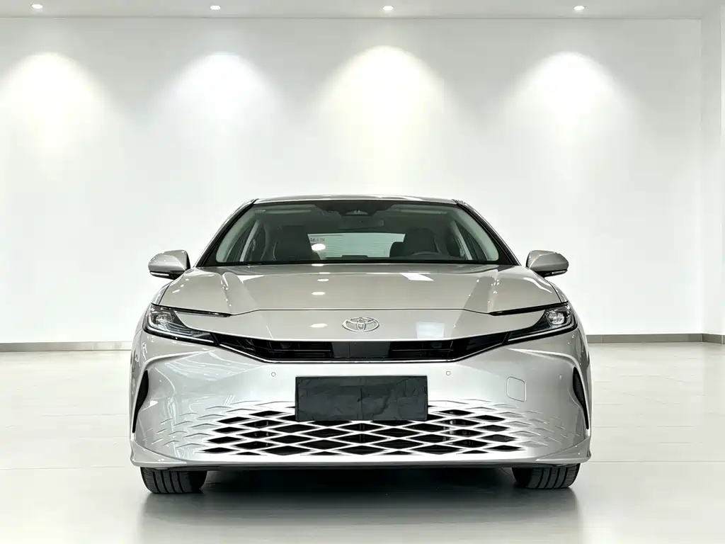 Camry 2024 Shuangqing 2.0HGVP Deluxe Edition купить на сайте DeffCars
