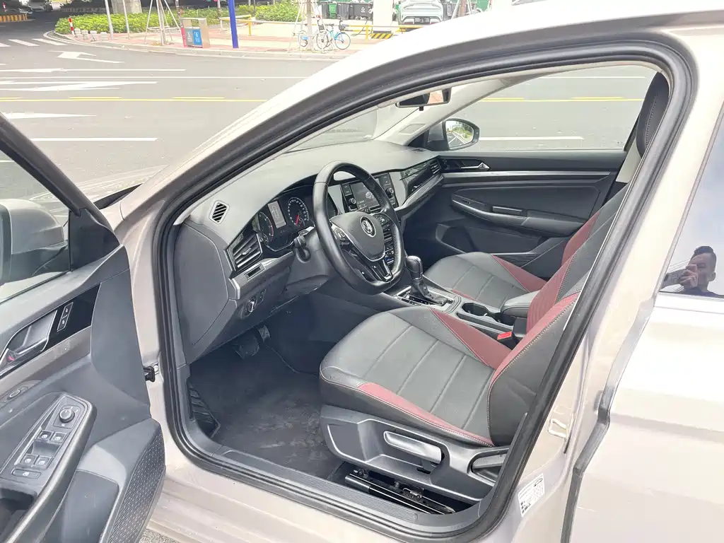 Bora 2020 1.5L automatic elite model купить на сайте DeffCars