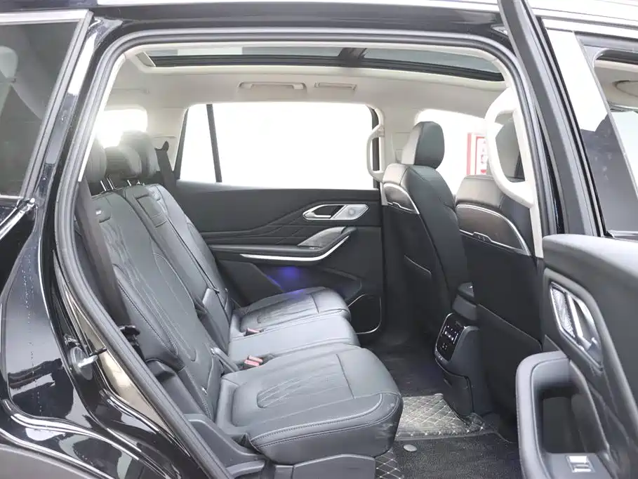 Hongqi HS7 PHEV 2024 2.0T PHEV four-wheel drive Qichang version 7 seats купить на сайте DeffCars