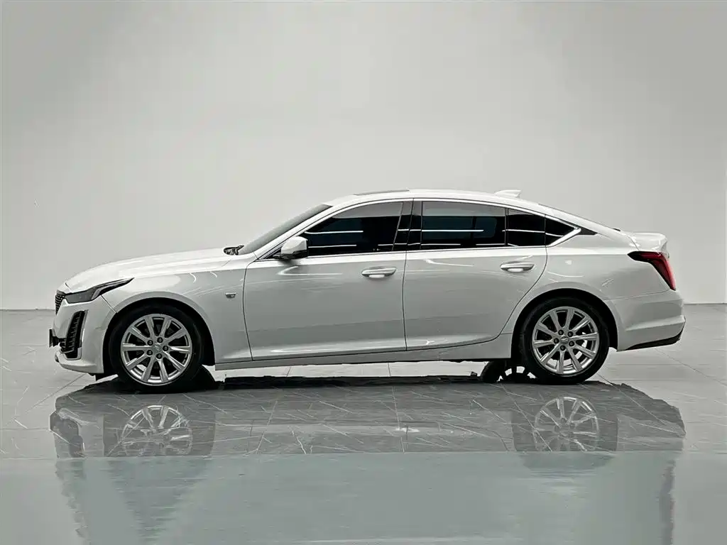 Cadillac CT5 2021 28T Fashion Model купить на сайте DeffCars