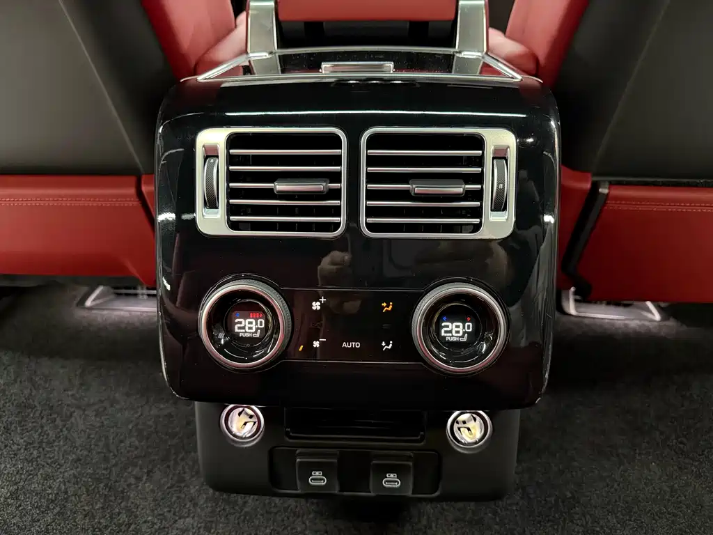 Range Rover 2022 3.0 L6 400PS Honor Creation Extended Edition купить на сайте DeffCars