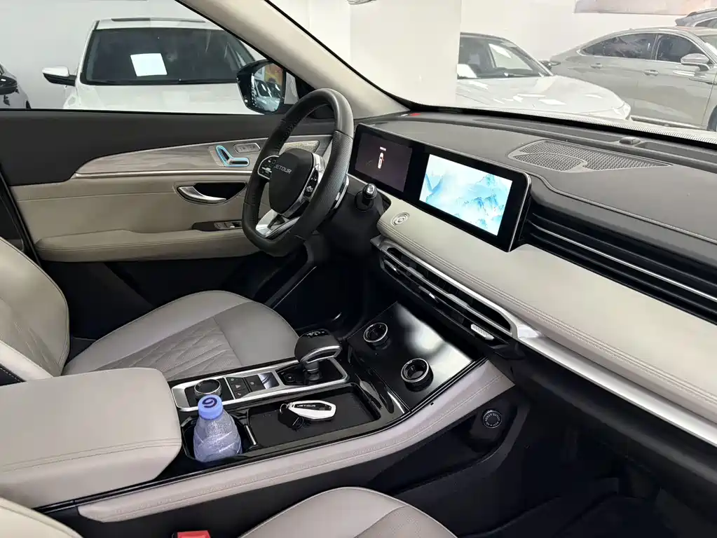 Jietu X70 PLUS 2023 2.0T DCT Powerful MAX 5-seater купить на сайте DeffCars