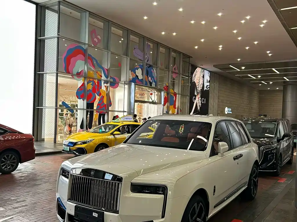 Cullinan 2024 Black Badge купить на сайте DeffCars