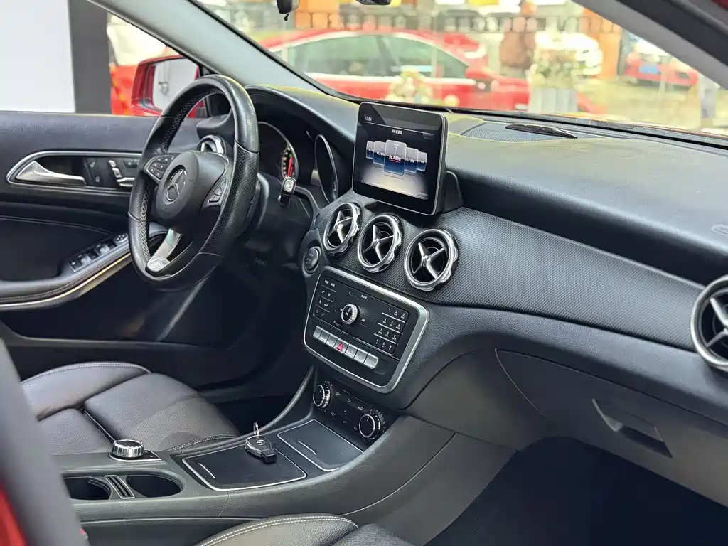 Mercedes-Benz GLA 2018 GLA 200 Dynamic купить на сайте DeffCars