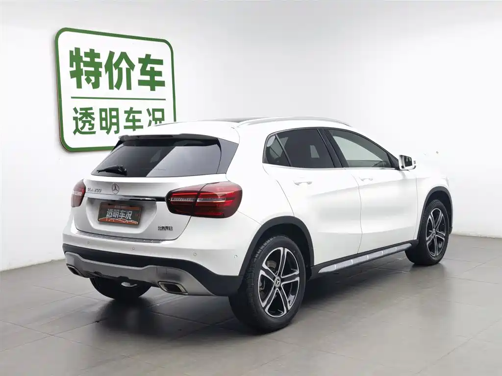 Mercedes-Benz GLA 2018 GLA 200 Fashion Model купить на сайте DeffCars
