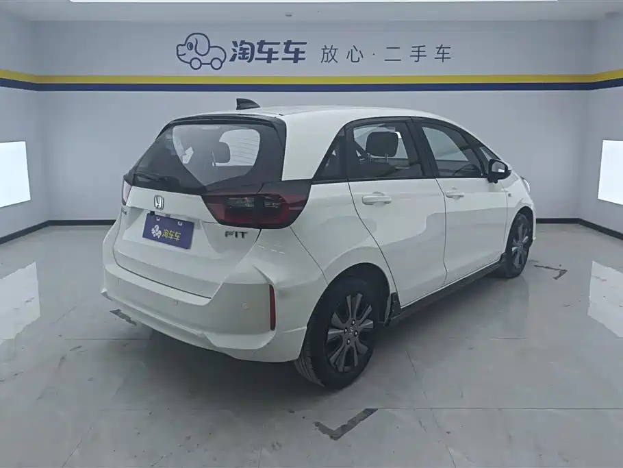 Fit 2022 1.5L CVT Trendy Sunroof Edition купить на сайте DeffCars