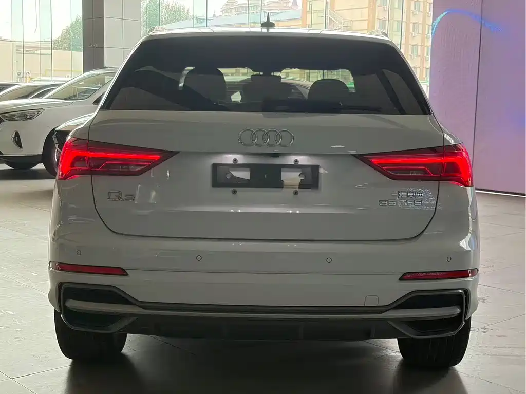 Audi Q3 2021 35 TFSI Fashionable and Dynamic купить на сайте DeffCars