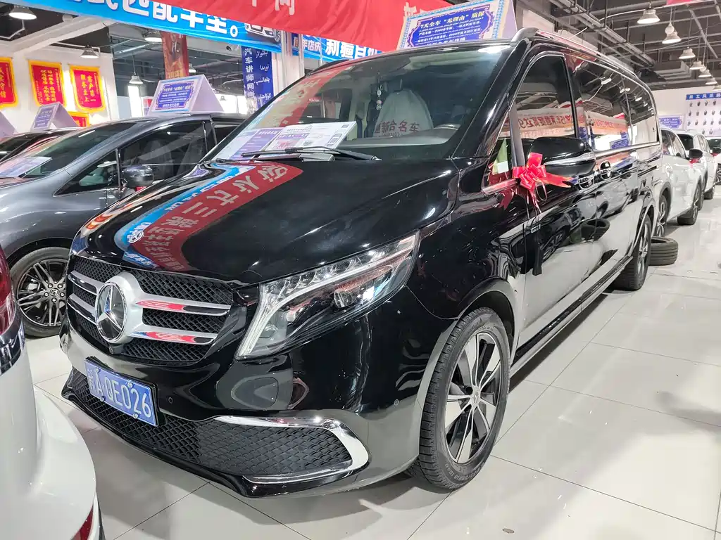 Mercedes-Benz V-Class 2021 V 260 L Long Wheelbase Premium Edition купить на сайте DeffCars