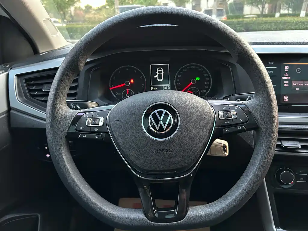 Polo 2021 Plus 1.5L Automatic Panoramic Enjoyment Edition купить на сайте DeffCars