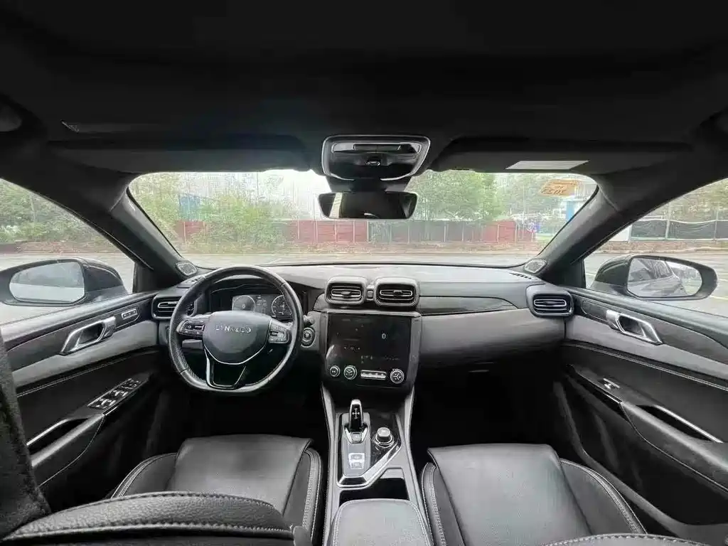 Lynk & Co 03 2020 1.5TD DCT Pro version купить на сайте DeffCars