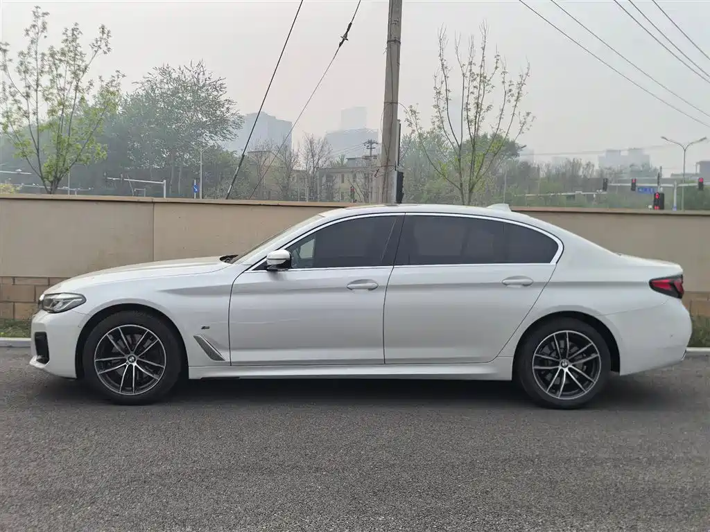 BMW 5 Series 2022 525Li M Sports Package купить на сайте DeffCars