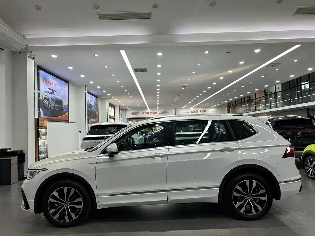 Tiguan L 2024 Outstanding Model 330TSI Automatic Two-wheel Drive R-Line Longyao Edition купить на сайте DeffCars