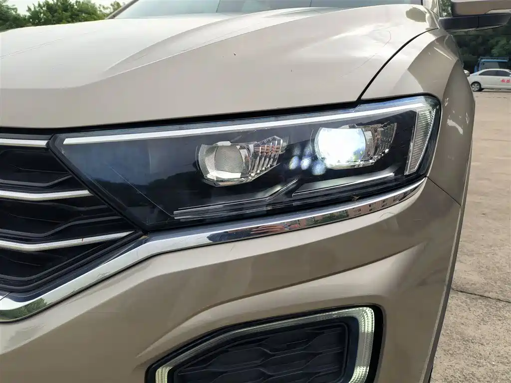 T-ROC 2018 model 230TSI DSG two-wheel drive aggressive model National V купить на сайте DeffCars